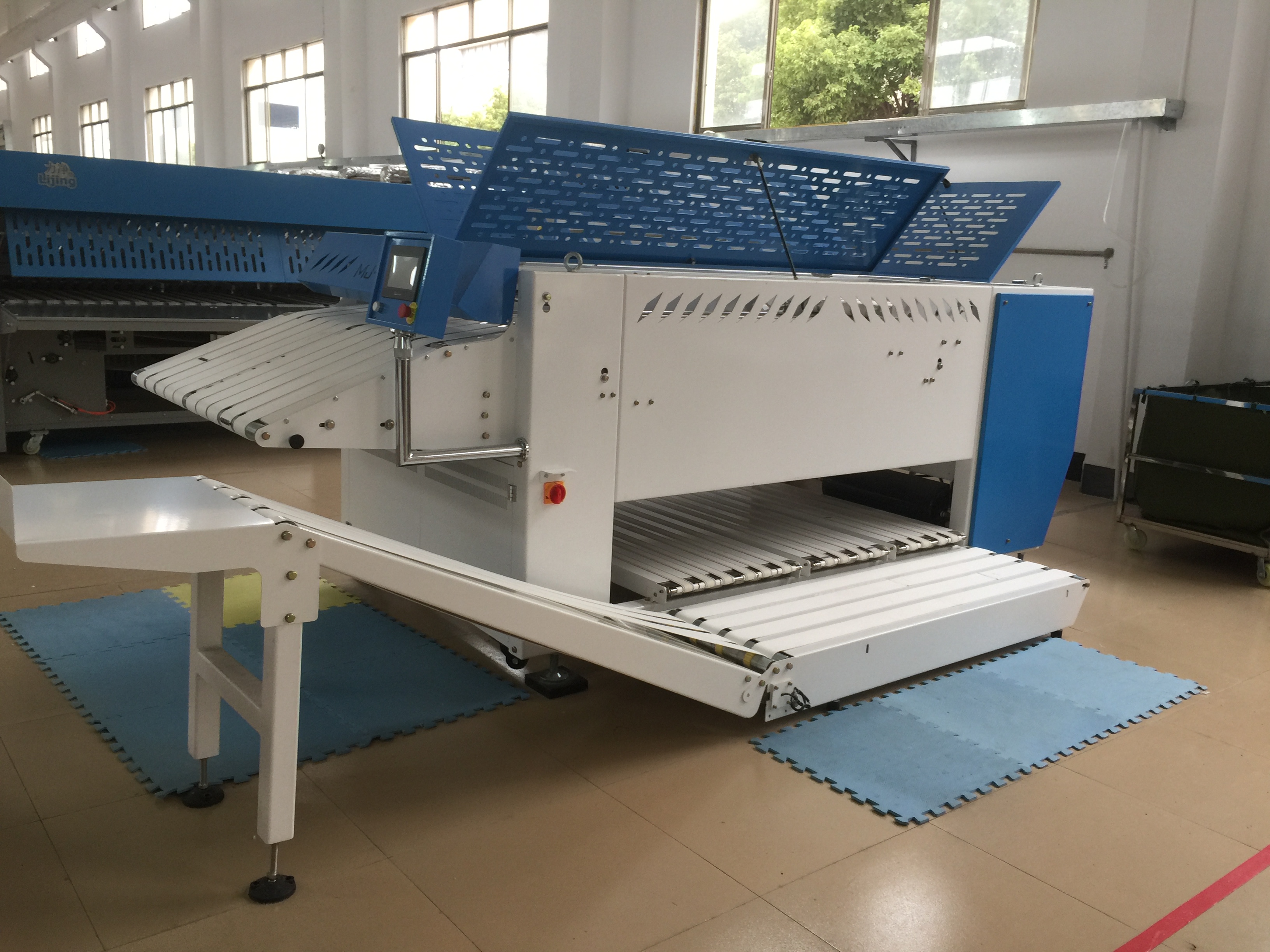 GZLIJING 酒店宾馆洗衣房自动毛巾折叠机 价格