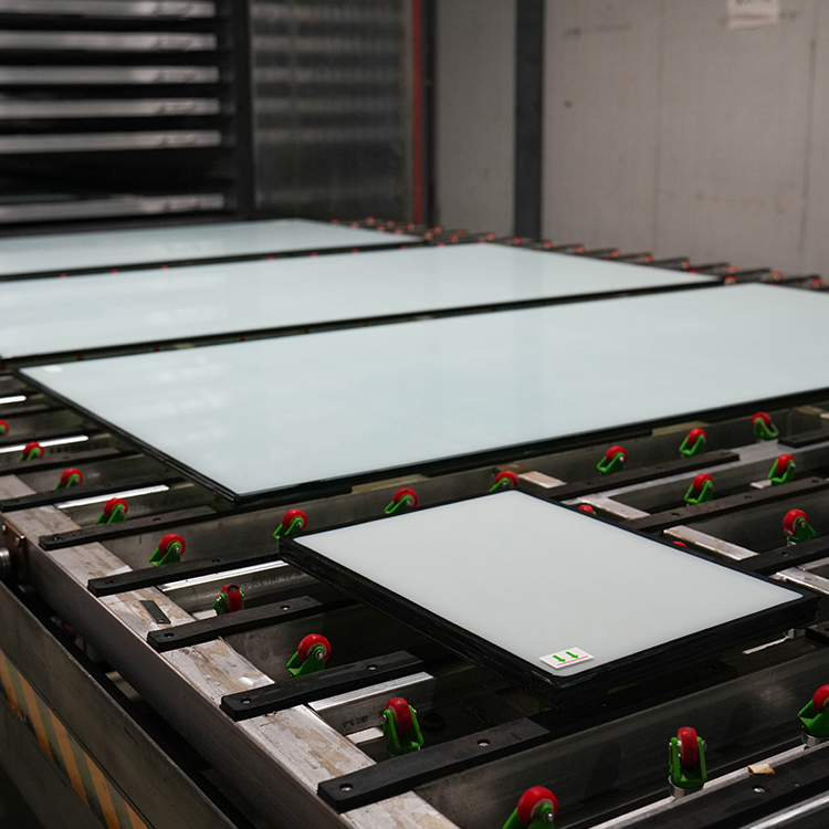 水晶硅复合防火玻璃