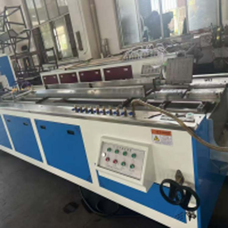 PE木塑挤出异型材设备PVC,PE,PP 生产线