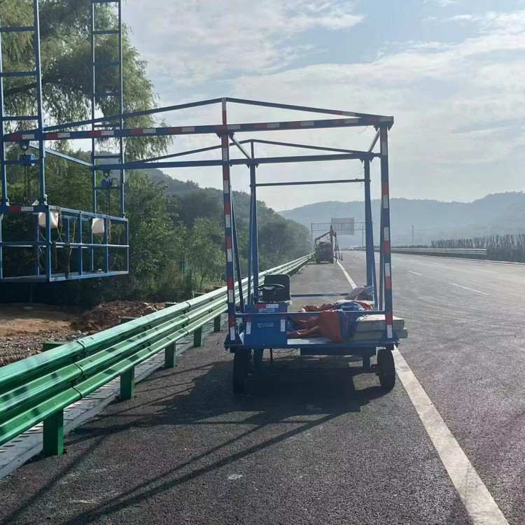 电瓶款桥梁外侧施工台车 小车式升降吊篮出售