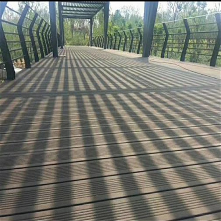 厂家批发 防腐木厂家 不易变形 园林木板 中霖恒森