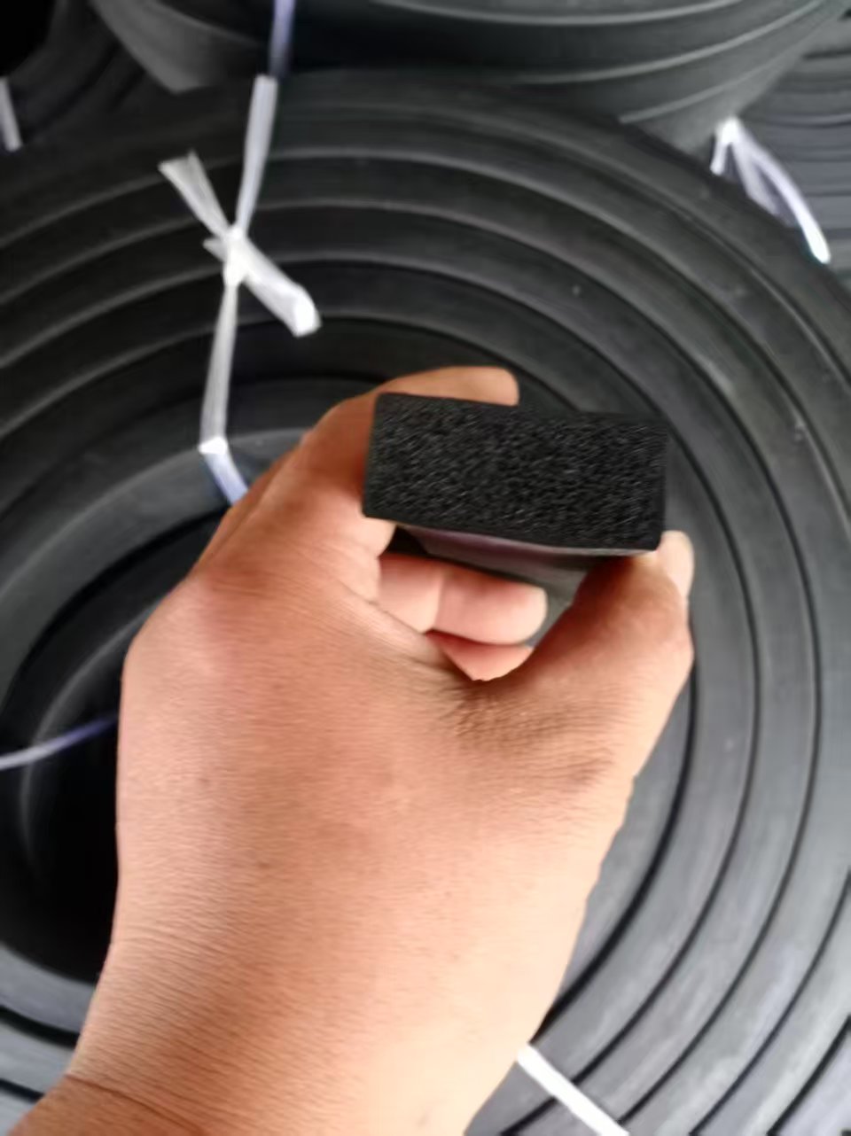 三元乙丙橡胶条