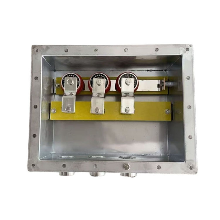 35-220KV保护接地箱