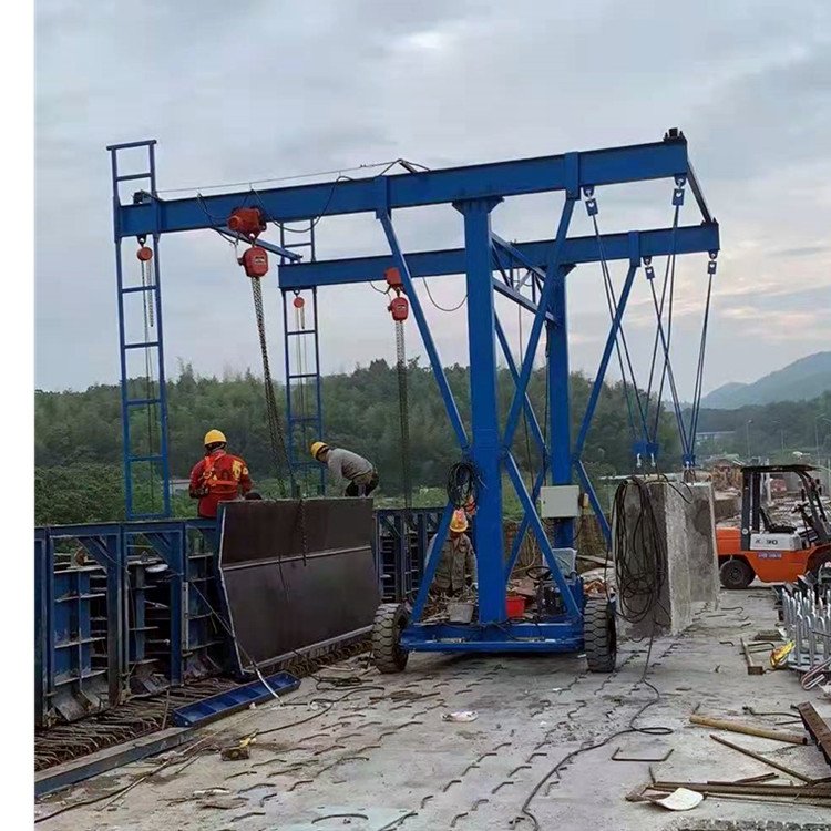 出售3吨高速公路护栏模板施工台车 泄水管安装吊篮