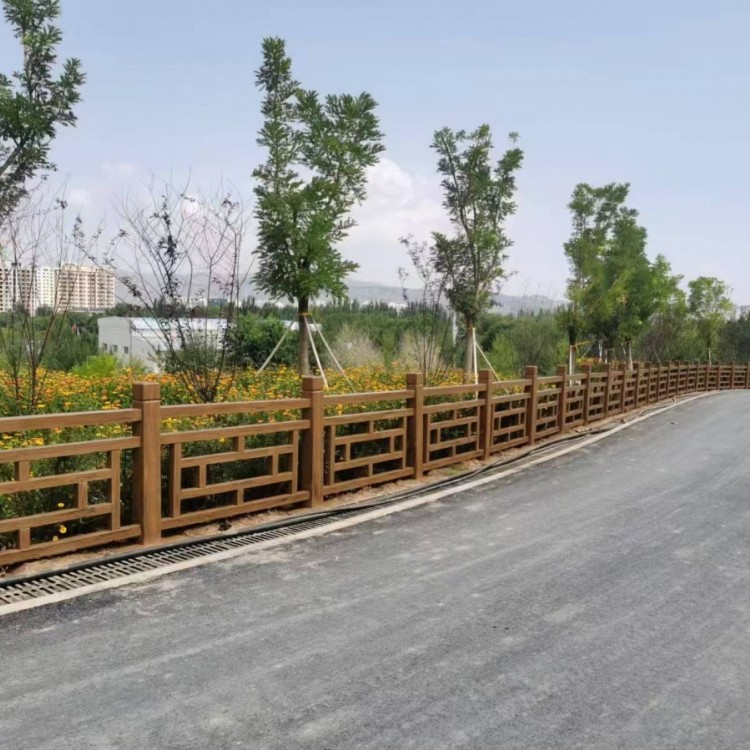 西宁水泥护栏 坚固耐用 防腐蚀