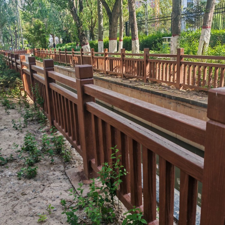 水泥仿木桩 景区道路公园草坪隔离防护栏杆