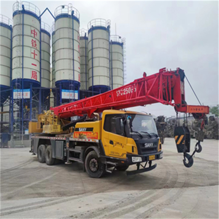 8-500吨吊车租赁