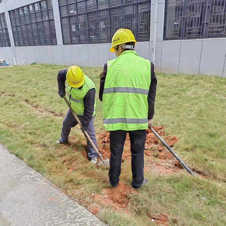防静电接地施工挖土