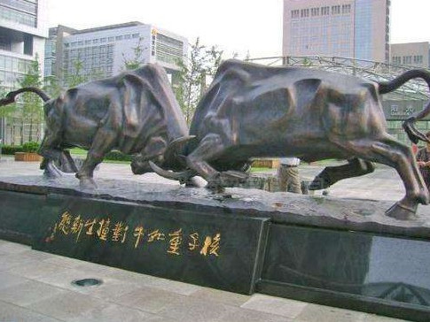 铜牛雕塑