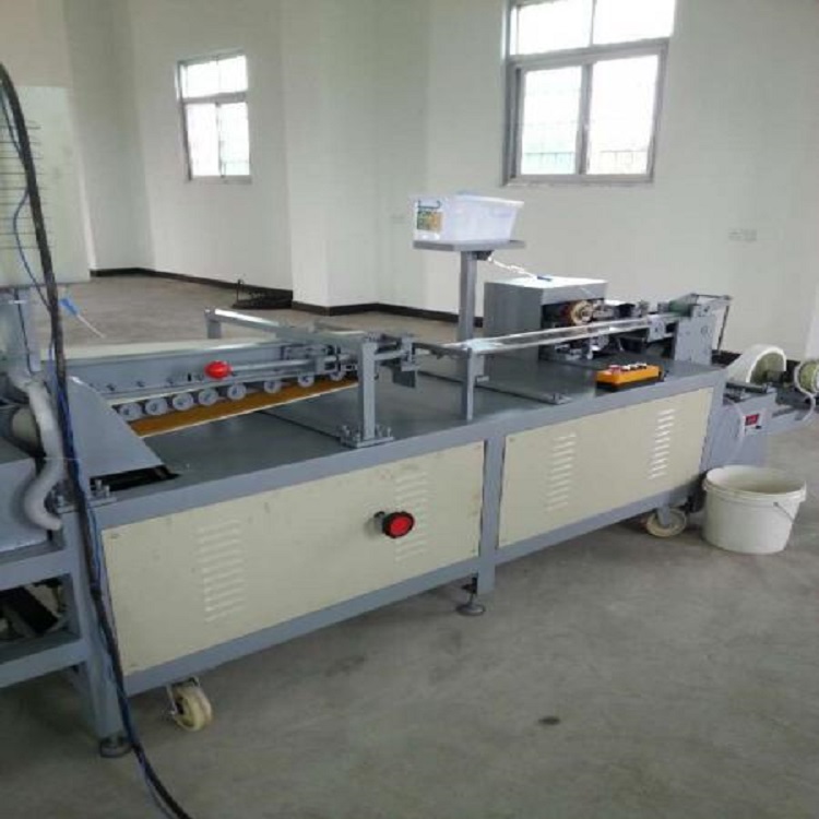 Diagonal paper rod machine
