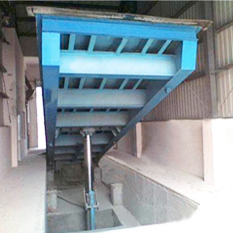 液压单杠卸车机    普通后翻  源头厂家直供卸车机，设计精良制造专业，质量可靠