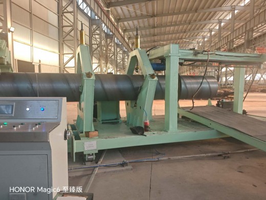 乌兹别克斯坦卷筒式螺旋焊管机组调试完成