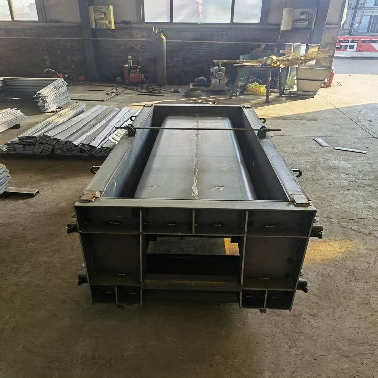 Rectangular channel mold