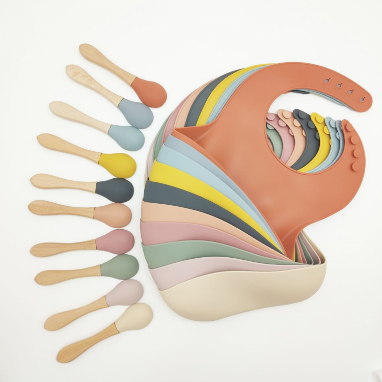 婴儿耐脏防脏口水巾贴身舒适 免洗饭兜