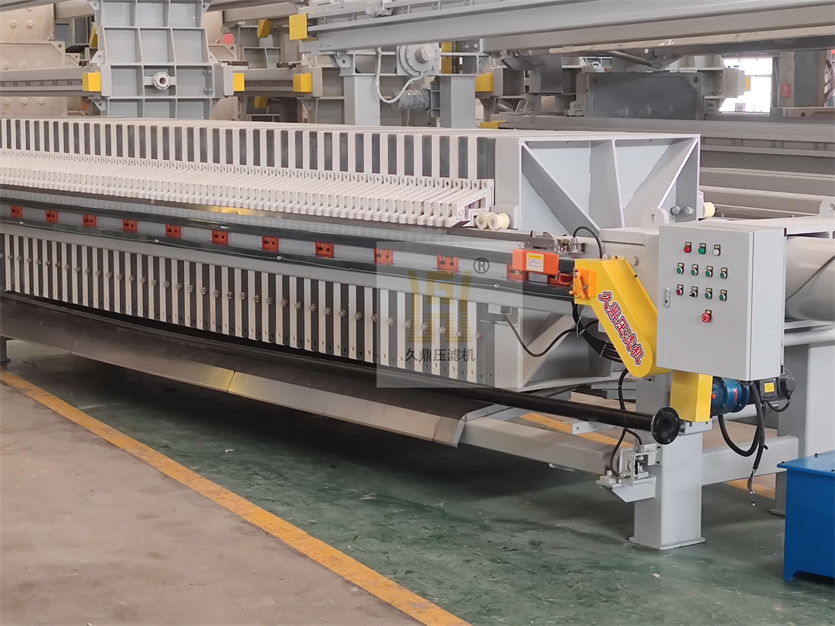 1000型机械压紧厢式压滤机