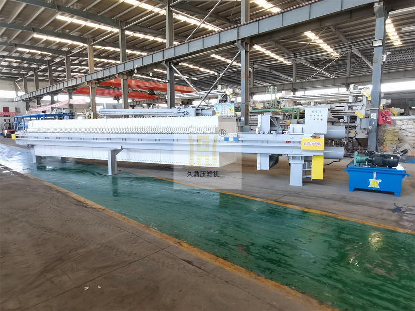 程控自动拉板厢式压滤机