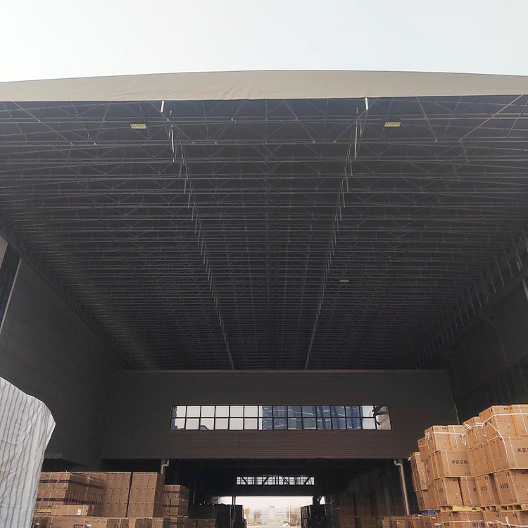 大型电动伸缩雨棚安装中