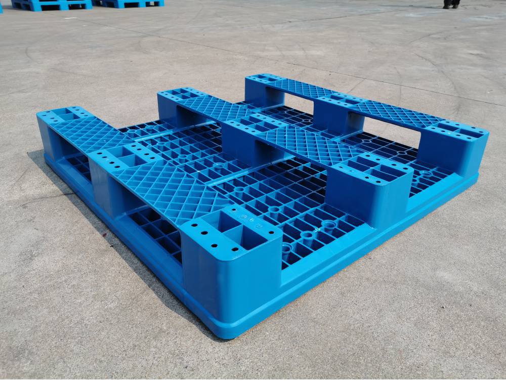 正濠塑料托盘原生料尺寸面粉可以套叠，节约空间，降低运费