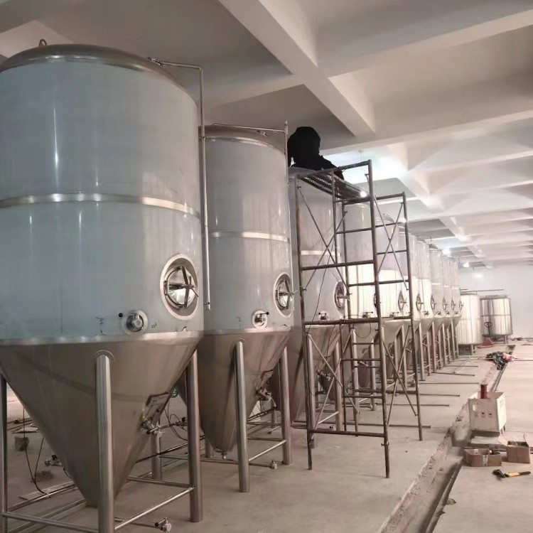 供应辽宁地区的大型精酿啤酒设备产量1万吨啤酒设备配置