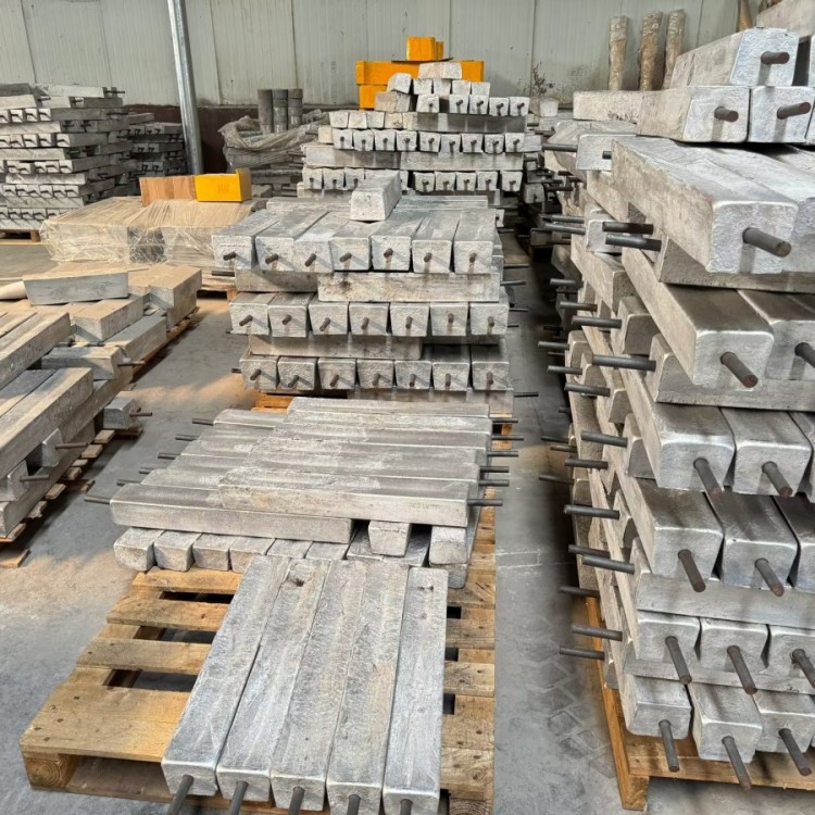 船舶壳体锌铝镉合金牺牲阳极安装与焊接固定工艺