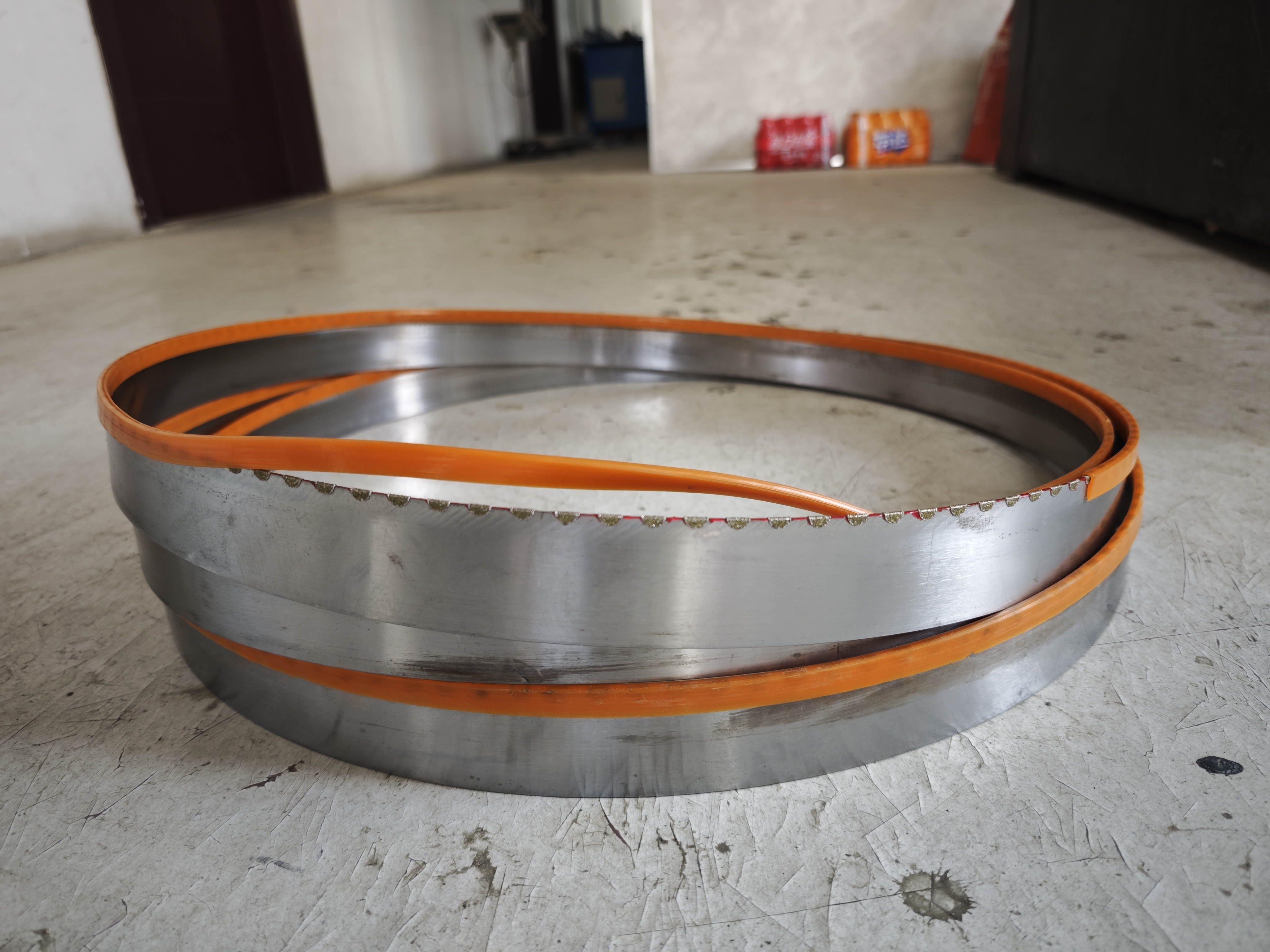 间隔齿金刚砂带锯条