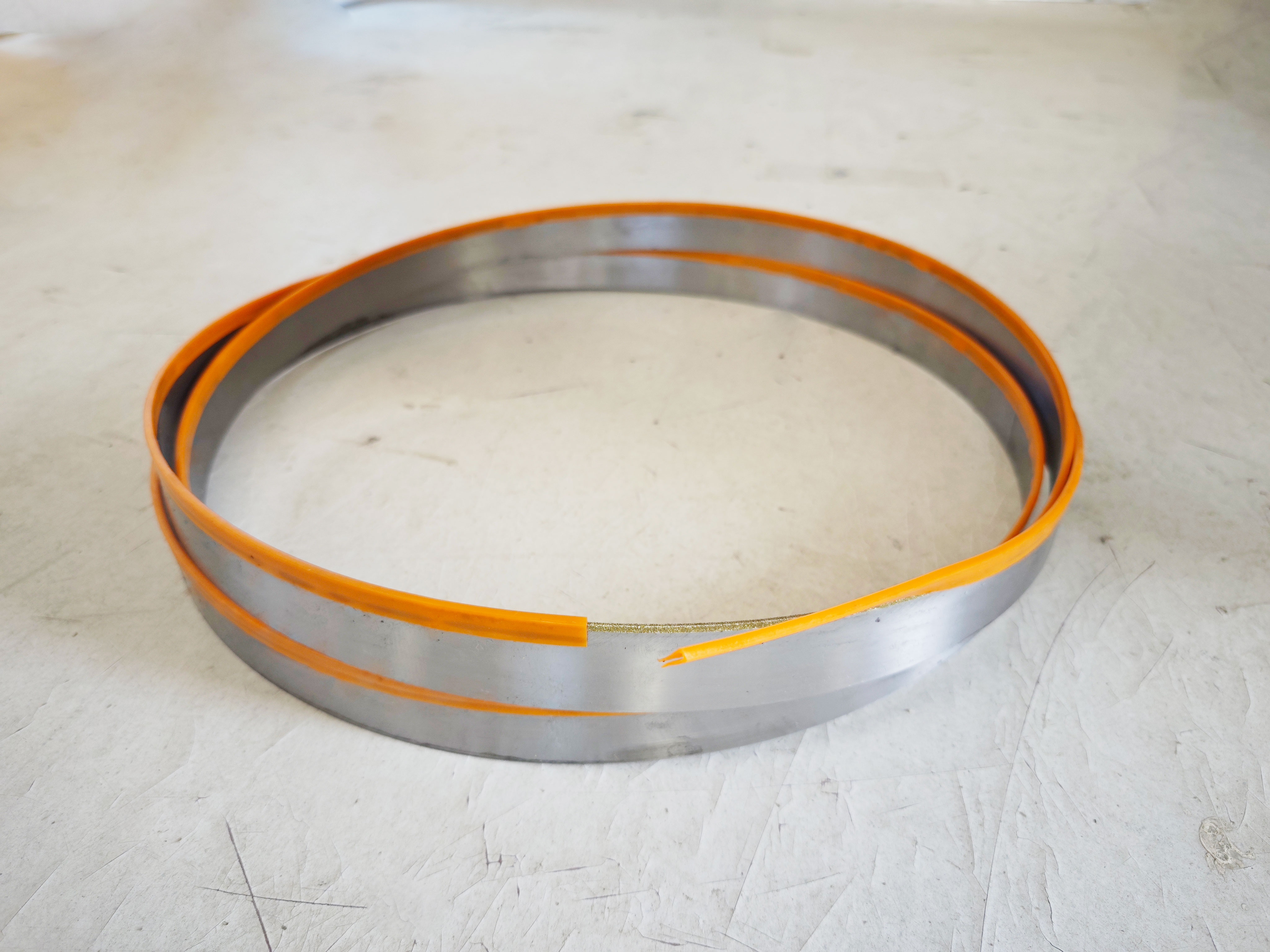 连续齿金刚砂带锯条