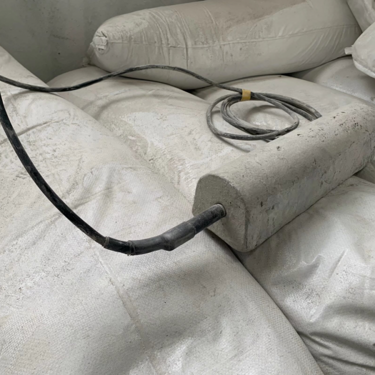 高电阻率土壤镁合金牺牲阳极增效安装技术