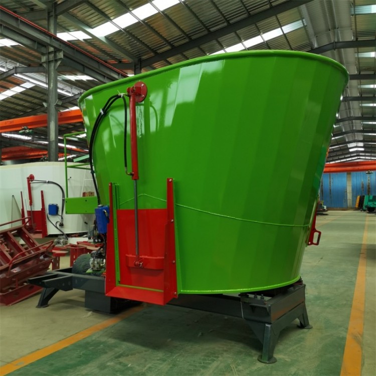 立式牵引式tmr混合机 牛羊饲料搅拌机