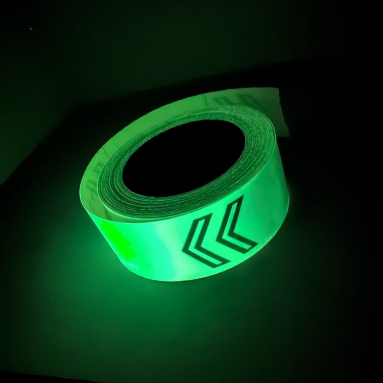 工厂直销PVC/PET高亮夜光警示胶带，自发光胶带，荧光带