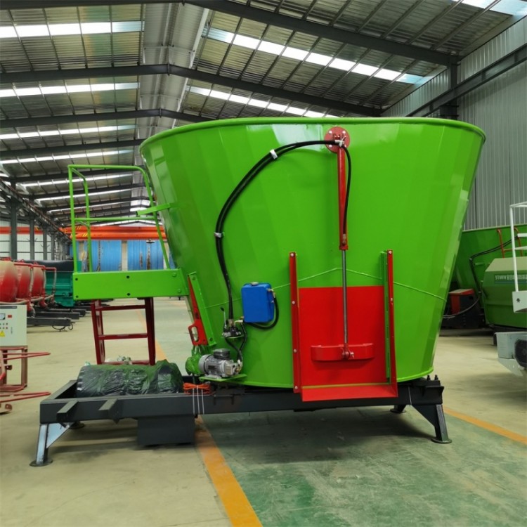 多功能TMR粉碎拌料机 牛羊养殖饲料搅拌机