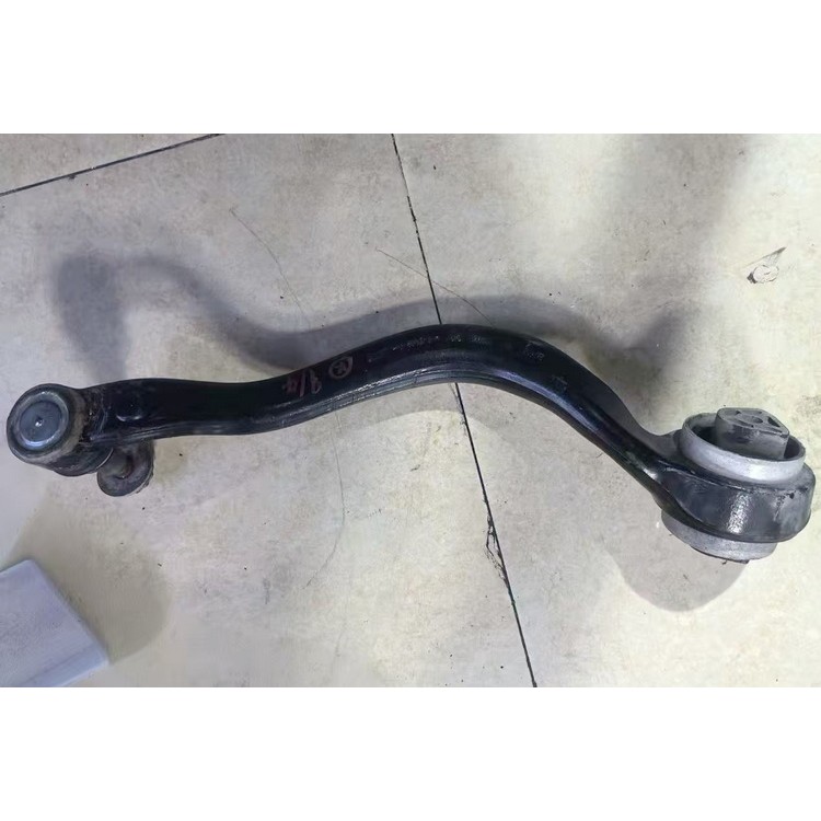 宝马17款X6 F16下弯臂 刹车片 十字轴