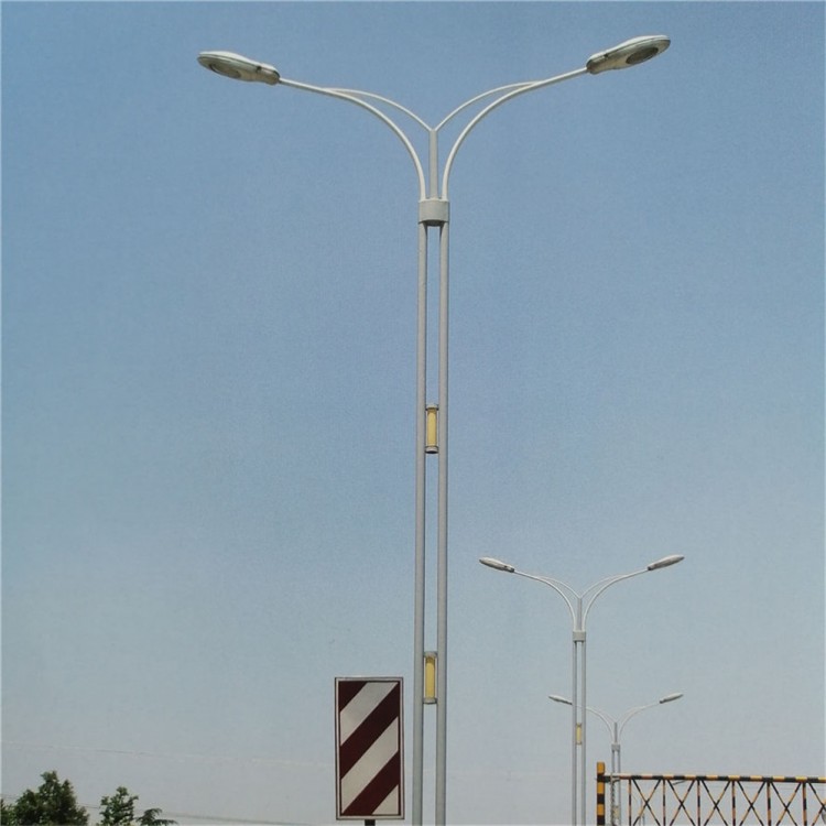 郑州马路灯源头工厂：高光效LED节能，城市道路照明升级