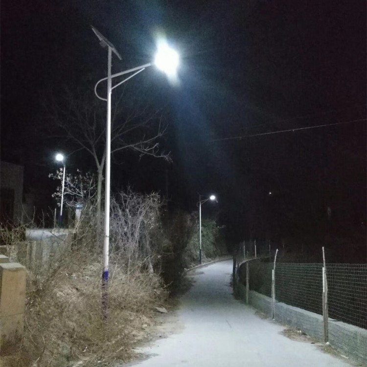 磐石MPPT-ps太阳能路灯 光之华365个阴雨天常年亮灯