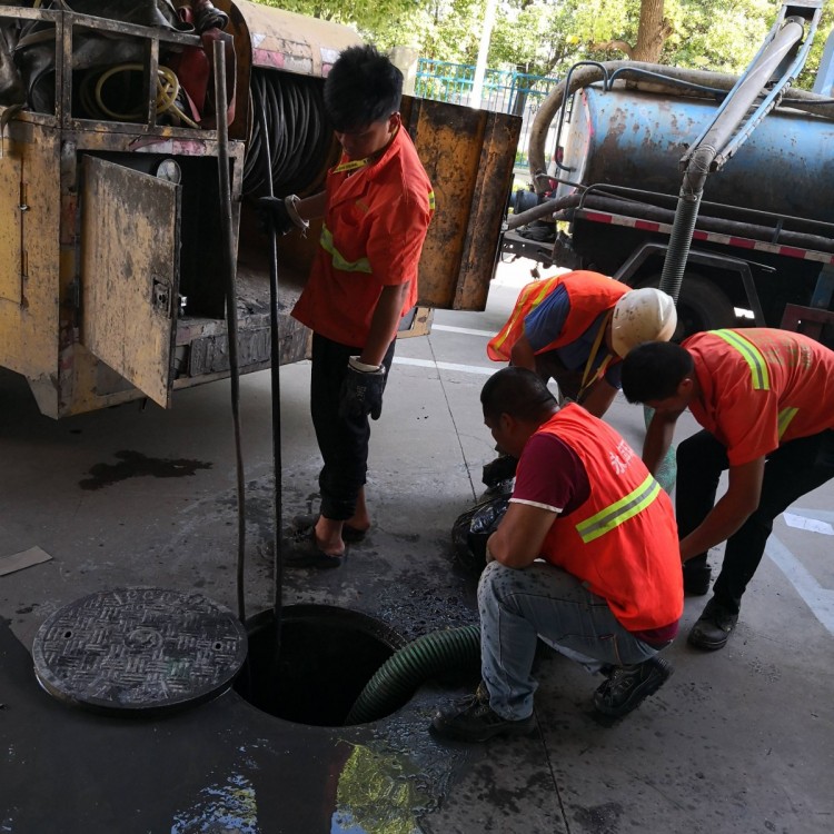 苏州工业园区苏相合作区疏通污水管道＋清洗雨污管道＝周末照常