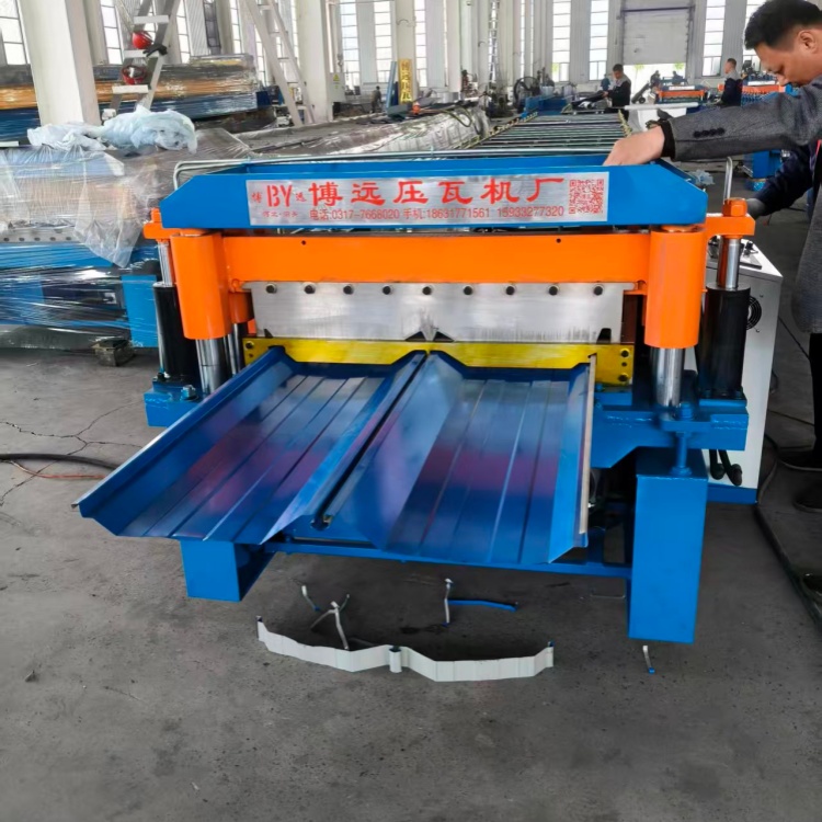 810型光伏压瓦机免导轨免夹具光伏一体瓦机设备