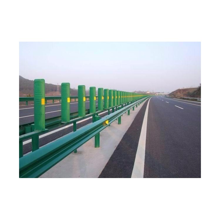 高速公路波形梁护栏生产厂家 双波三波防撞波形护栏