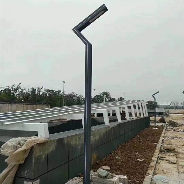 郑州智能磐石太阳能路灯光之华路灯厂出品
