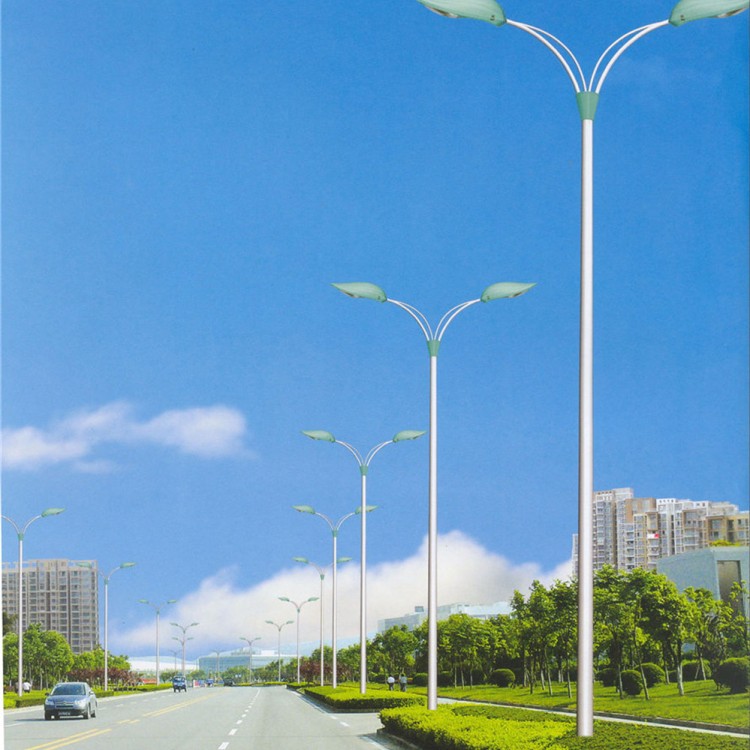 LED阳光发电高杆路灯厂家光之华｜磐石系统智慧照明方案