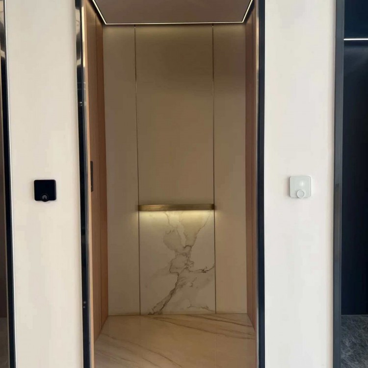 小型家用电梯实拍
